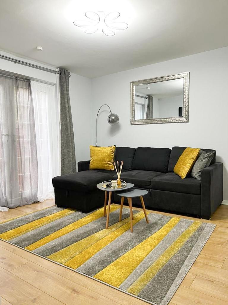 Beautiful Apartment In Beckton With Private Entrance And Garden Londra Dış mekan fotoğraf