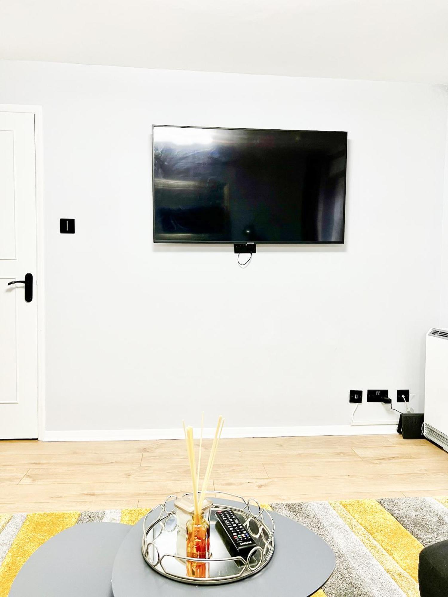 Beautiful Apartment In Beckton With Private Entrance And Garden Londra Dış mekan fotoğraf
