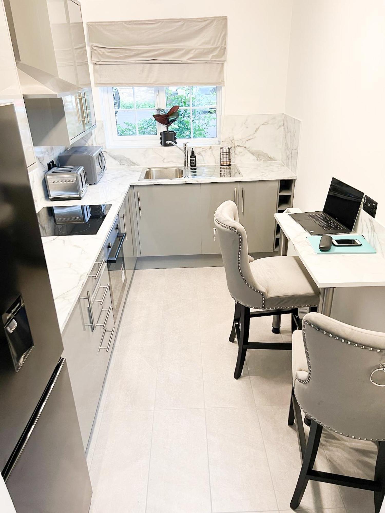Beautiful Apartment In Beckton With Private Entrance And Garden Londra Dış mekan fotoğraf