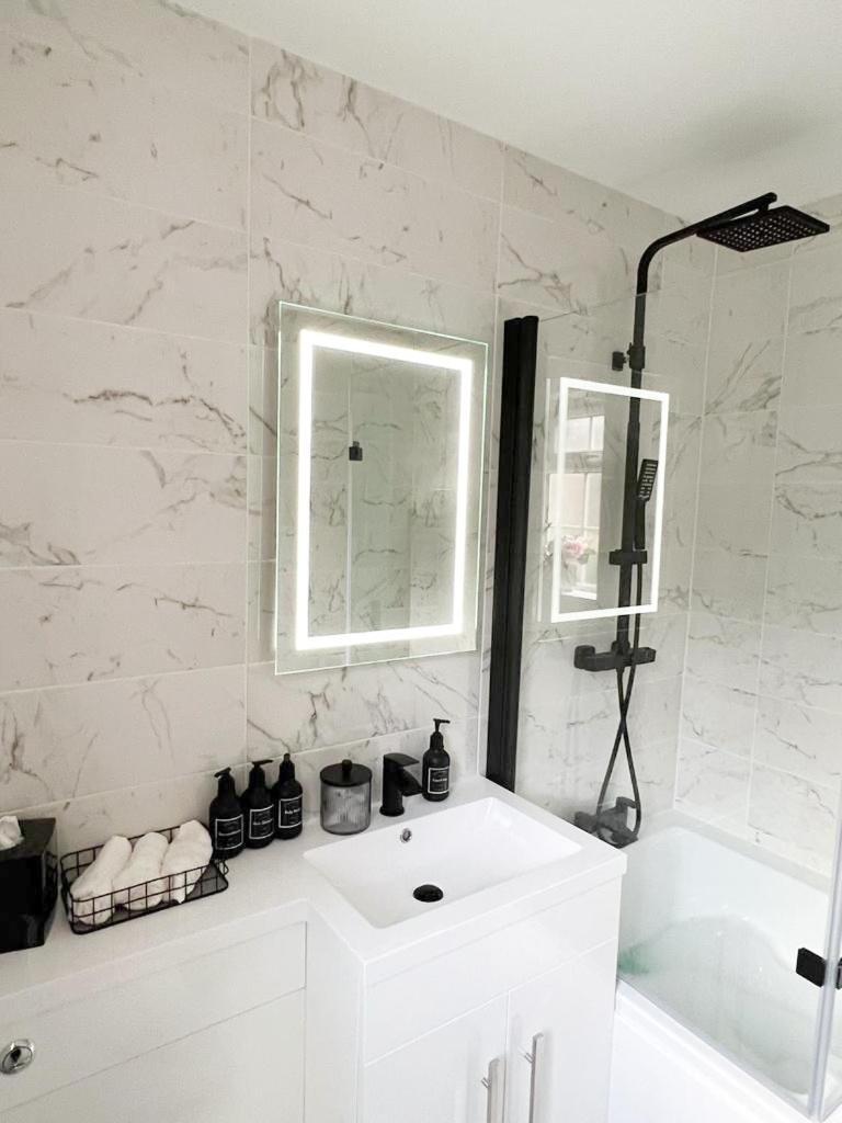 Beautiful Apartment In Beckton With Private Entrance And Garden Londra Dış mekan fotoğraf